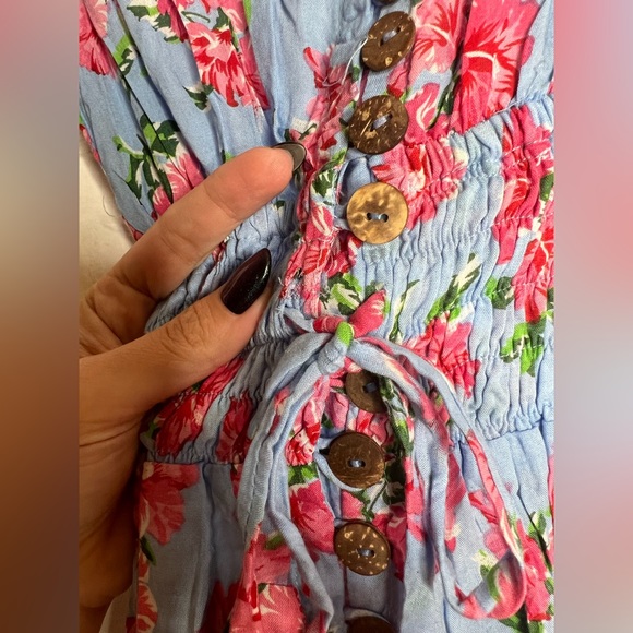 Tiare Hawaii New Moon Maxi Dress | Hibiscus Bouquet Baby Blue - Picture 14 of 14